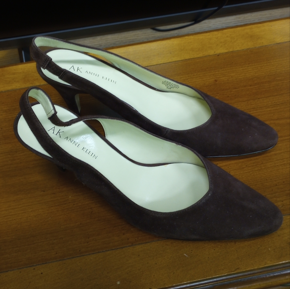 Anne Klein | Kahn Chocolate Brown Suede Leather Sling Back Pointed Toe Heels 9